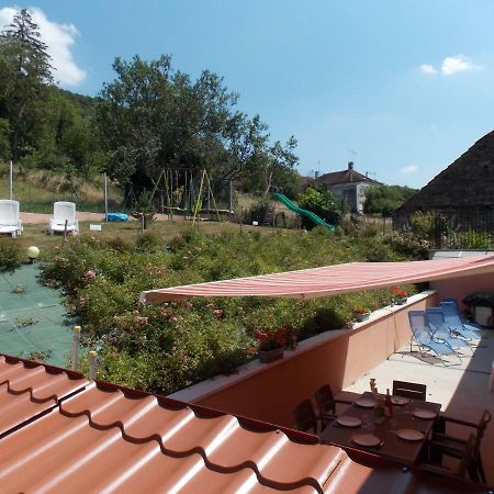Gite Des Roches La Roche-Vanneau Экстерьер фото